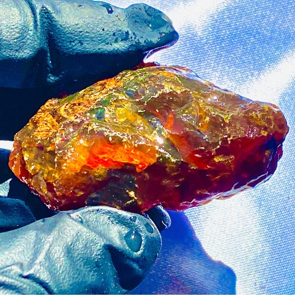 1pc 20g UV Active Indonesian Copal Amber Tree Resin Raw Rough Crystal - Picture 5 of 12